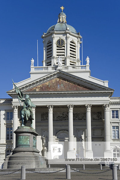 Place Royale  Saint-Jacques-sur-Coudenberg Kirche und Godefroid de Bouillon Statue  Brüssel  Brabant  Belgien  Europa