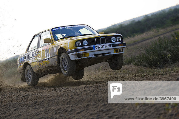 BMW 318is im Sprung  Lausitz-Rallye  Motorsport  Sachsen  Deutschland  Europa