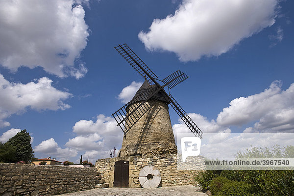 Moulin a vent de Cugarel  Windmühle Cugarel  Castelnaudary  Languedoc-Roussillion  Frankreich