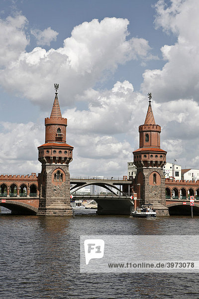 Oberbaumbrücke in Berlin  Deutschland