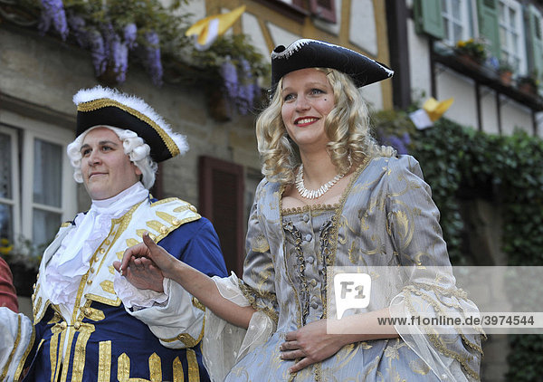 Life in the Baroque period of the 18th Century  gentleman with lady  Schiller Jahrhundertfest century festival  Marbach am Neckar  Baden-Wuerttemberg  Germany  Europe