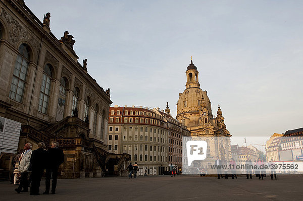 Johanneum und Frauenkirche im Abendlicht und Neumarkt  Dresden  Sachsen  Deutschland  Europa
