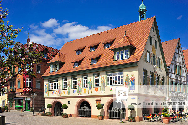 Rathaus mit Fassadenmalerei  Haslach  Schwarzwald  Baden-Württemberg  Deutschland  Europa
