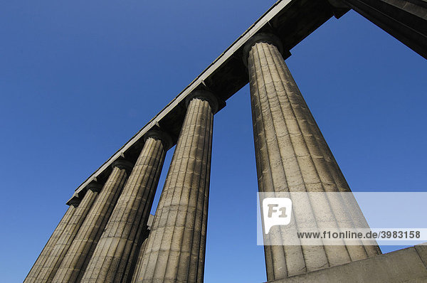 National Monument  Replik des Parthenon  Mahnmal für die schottischen Gefallenen der Napoleonischen Kriege  entworfen im Jahr 1822  Calton Hill  Edinburgh  Region Lothian  Schottland  Vereinigtes Königreich  Europa