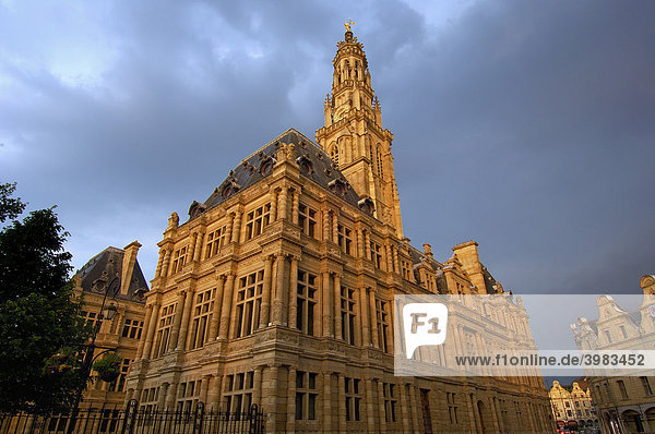 Hotel de Ville Rathaus  Place des HÈros  Arras  Nord-Pas de Calais  Region Artois  Frankreich  Europa