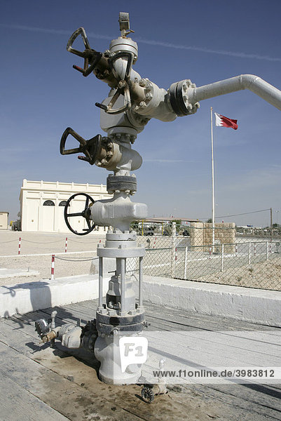 Oil Well No. 1  erstes Bohr- und Förderloch  noch in Funktion  heute Erdöl-Museum  Königreich Bahrain  Persischer Golf