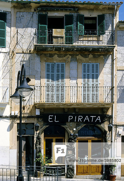 Kleines mallorquinisches Restaurant in altem Haus  Puerto de SÚller  Mallorca  Balearen  Spanien  Europa
