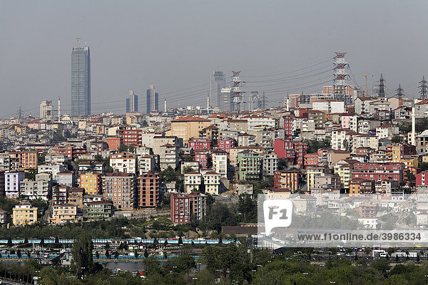 Moderner Stadtteil Sütlüce  Blick vom CafÈ Pierre Loti  Eyüp  Istanbul  Türkei