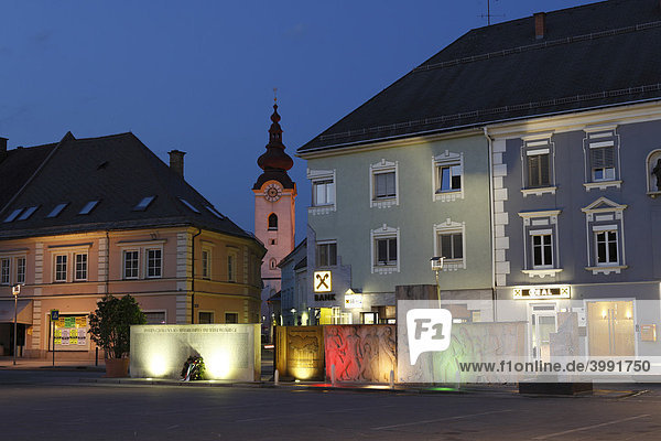 Hauptplatz und Stadtpfarrkirche  Völkermarkt  Kärnten  Österreich  Europa