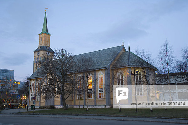 Evangelische Kathedrale  Tromso domkirke  Polarnacht  Winter  Tromso  Norwegen