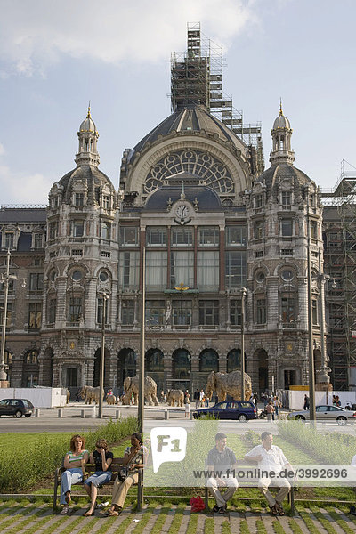 Renovierungsarbeiten am Hauptbahnhof  Antwerpen-Centraal  Königin Astrid Platz  K Astridplein  Antwerpen  Belgien