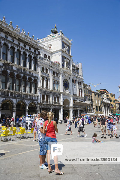 Uhrturm  Piazza San Marco  Markusplatz  Venedig  Italien  Europa