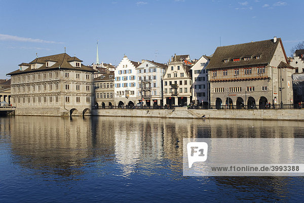 Historic centre of Zurich on Limmat River  town hall on the left  guild houses  Zurich  Switzerland  Europe