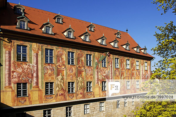 Bemalte Fassade des alten Rathauses von der Oberen Brücke  Bamberg  Oberfranken  Bayern  Deutschland  Europa