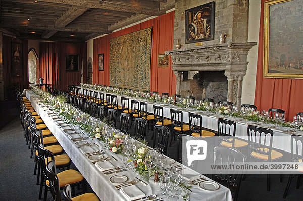 Gedeckte Hochzeitstafel im Leeds Castle  Leeds  Grafschaft Kent  England  Europa
