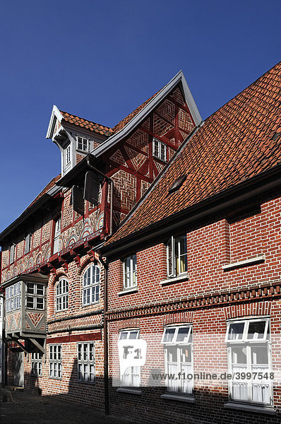 Dekorativ verziertes Fachwerkhaus  1595  in der Altstadt  Lüneburg  Niedersachsen  Deutschland  Europa