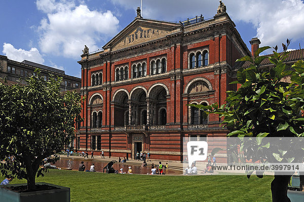Victoria & Albert Museum vom Innenhof gesehen  1-5 Exhibition Rd  London  England  Großbritannien  Europa