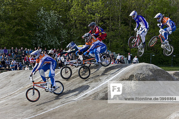 Sechs Fahrer bei der BMX Supercross World Cup Weltmeisterschaft  Kopenhagen  Dänemark