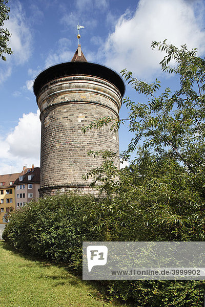 Laufertor Turm  Wehrturm  letzte Stadbefestigung  40 Meter hoch  Stadtmauer  Altstadt  Stadt Nürnberg  Mittelfranken  Franken  Bayern  Deutschland  Europa