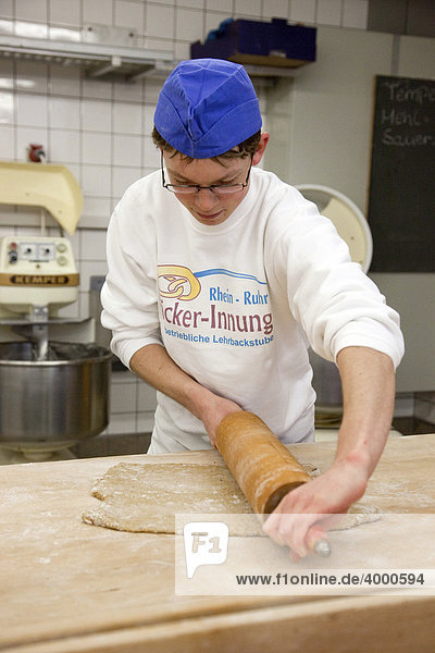 Baker apprentices  bakery apprenticeship  bakery  bakers guild  Rhein-Ruhr  Duesseldorf  North Rhine-Westphalia  Germany  Europe
