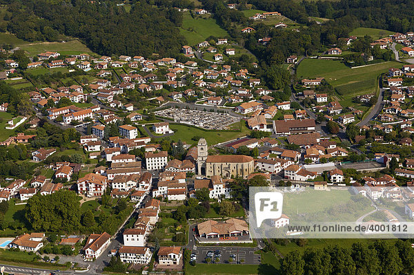 Luftaufnahme  Stadtansicht  Urrugne  Baskenland  Frankreich