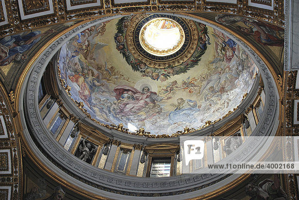 Kuppel  Petersdom  Altstadt  Vatikanstadt  Italien  Europa