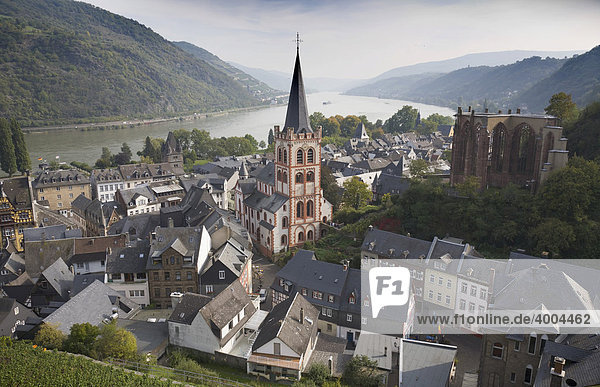 Blick über den Ortskern von Bacharach am Rhein in Rheinland-Pfalz  Deutschland