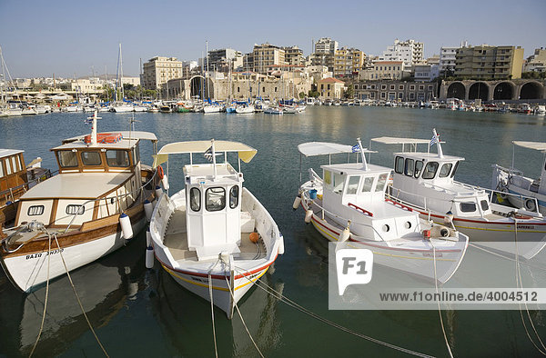 Fischerboote im venezianischen Hafen von Heraklion  Insel Kreta  Griechenland