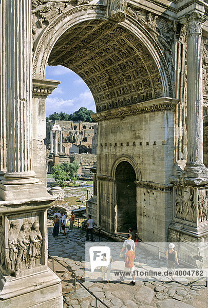 Arch of Septimius Severus  3 pillars of the Temple of Castor and Pollux or Aedes Castoris  Roman Forum  Rome  Lazio  Italy  Europe