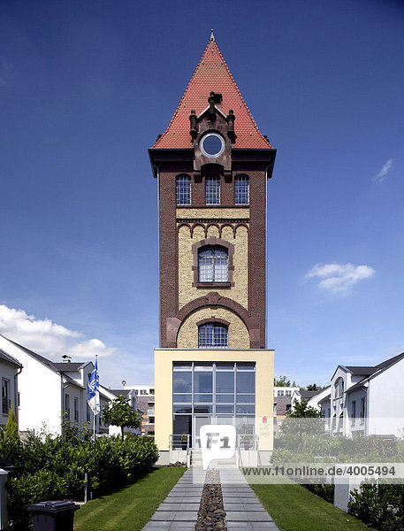 Zu Büros umgebauter Wasserturm  Gelsenkirchen  Ruhrgebiet  Nordrhein-Westfalen  Deutschland  Europa