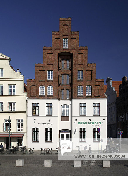 Stufengiebel eines hanseatischen Bürgerhauses  Hansestadt Lübeck  Schleswig-Holstein  Deutschland  Europa