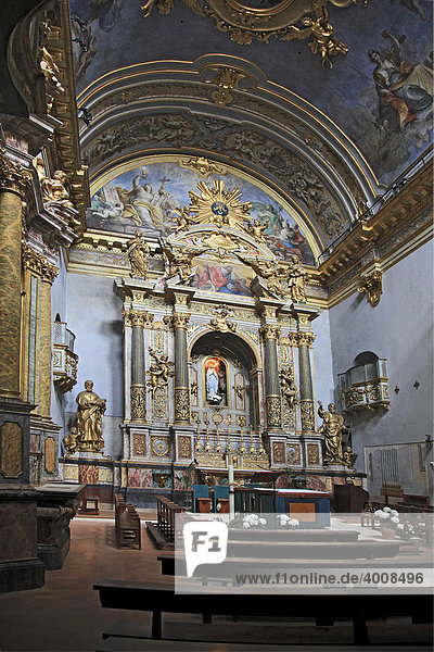 Altar and interior of the church of St. Maria sopra Minerva  Minerva tempel  Assisi  Umbria  Italy  Europe