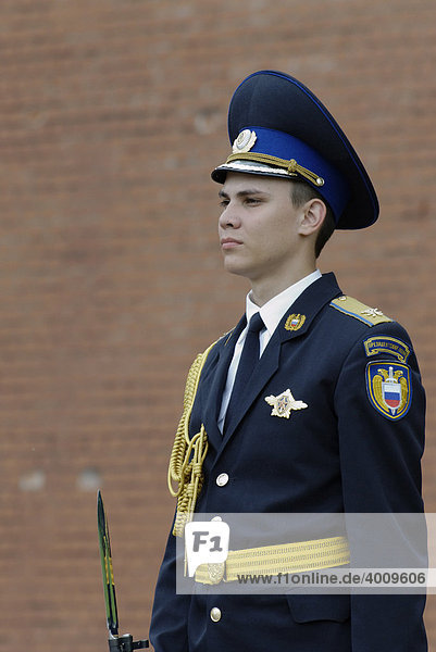 Russian soldier of the guard of honour at the Tomb of the Unknown Soldier next to the Kremlin wall  Moscow  Russia