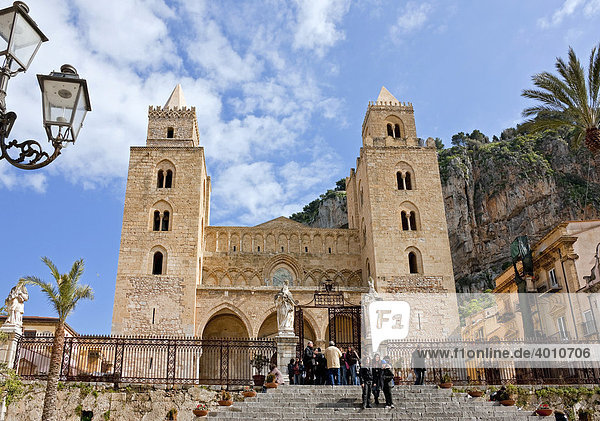 Cathedral of Cefalu  Sicily  Italy  Southern Europe
