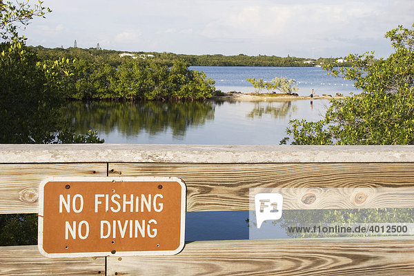 Schild No fishing No diving  John Pennekamp State Park  Key Largo  Florida  USA
