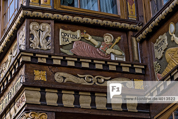 Detail der Fassade des Wedekindhauses am Marktplatz  Hildesheim  Niedersachsen  Deutschland  Europa