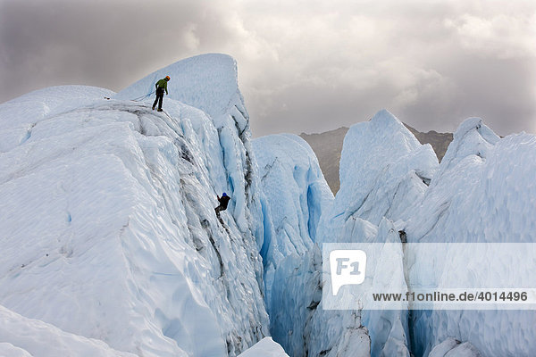 Bergsteiger  abseilen  Eisklettern  Matanuska Glacier  Alaska  USA