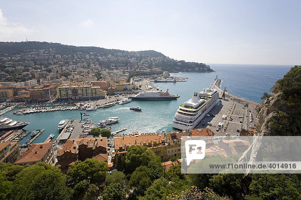 Blick vom Schlossberg über den Hafen  Boote  Schiffe  Panorama  Nizza  Cote d'Azur  Frankreich