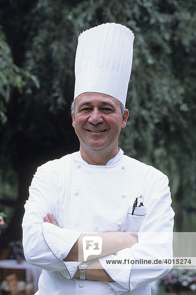 Junior-Chef Marc Haeberlin vom Restaurant L'Auberge de L'Ill  Gourmetrestaurant  Illhaeusern  Elsass  Frankreich  Europa