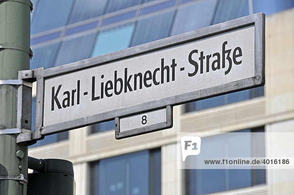 Karl-Liebknecht-Straße  Straßenschild  Berlin  Deutschland  Europa