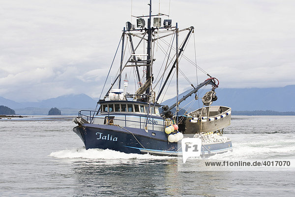 Fischerboot  Inside Passage  Südost-Alaska  Alaska  USA  Nordamerika