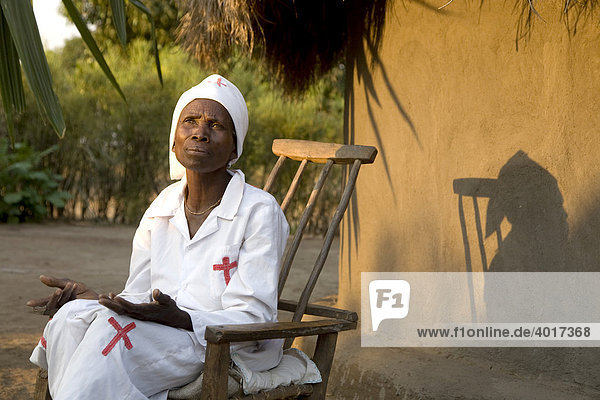 Healer Fanny  Kawaza village  Eastern Province  Republic of Zambia  Africa