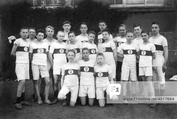Junge Sportler im Trikot historische Aufnahme ca. 1931