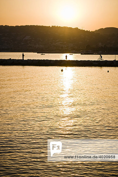 Sonnenuntergang bei Cannes  Mittelmeerküste  Frankreich  Europa