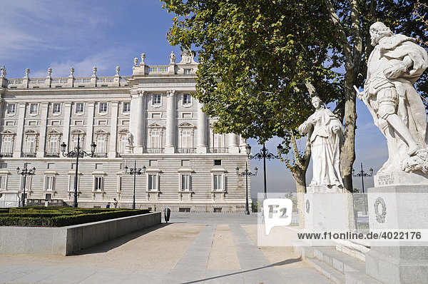 Denkmal Könige Plaza de Oriente Palacio Real Königspalast Madrid Spanien Europa