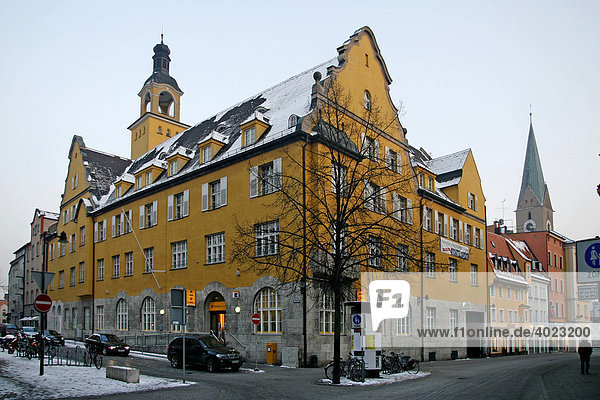 Milchstraße  Postgebäude  Winter  Ingolstadt  Bayern  Deutschland  Europa