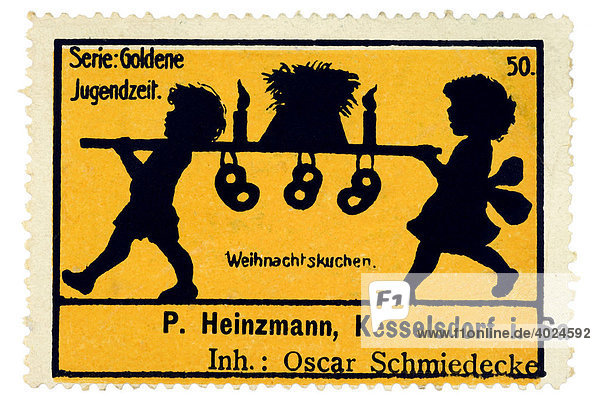 Reklamemarke  zwei Kinder tragen Weihnachtskuchen  Serie Goldene Jugendzeit  50.  Weihnachtskuchen  P. Heinzmann  Kesseldorf i.  Inh. Oscar Schmiedecke
