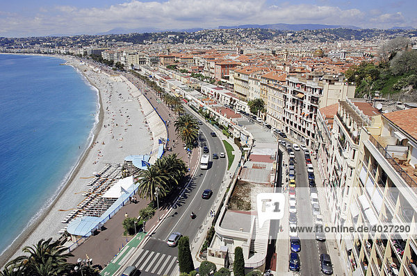 Strand und Strandpromenade  Promenade des Anglais  Nizza  Alpes-Maritimes  Provence-Alpes-Cote d'Azur  Südfrankreich  Frankreich  Europa
