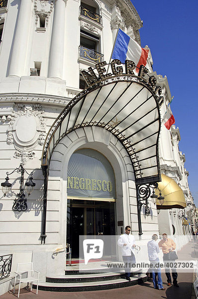 Eingang vom Hotel Negresco  Nizza  Alpes-Maritimes  Provence-Alpes-Cote d'Azur  Südfrankreich  Frankreich  Europa