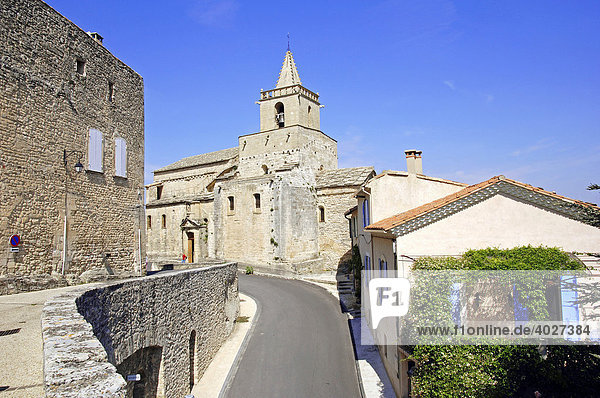 Kirche Notre-Dame  Venasque  Vaucluse  Provence-Alpes-Cote d'Azur  Südfrankreich  Frankreich  Europa